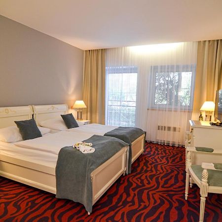 Hotel Galant Lednice Luaran gambar
