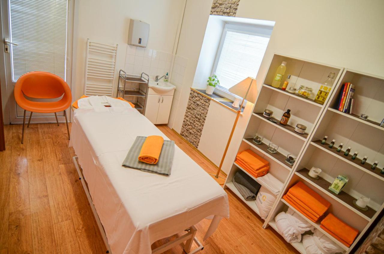 Hotel Galant Lednice Luaran gambar