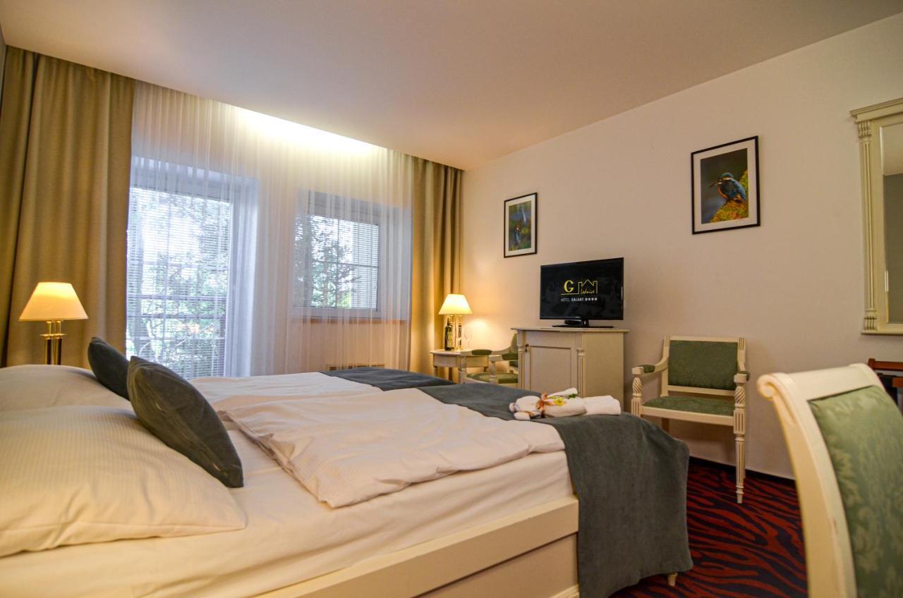 Hotel Galant Lednice Luaran gambar