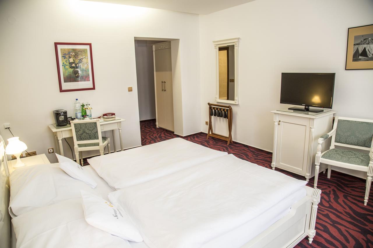 Hotel Galant Lednice Luaran gambar